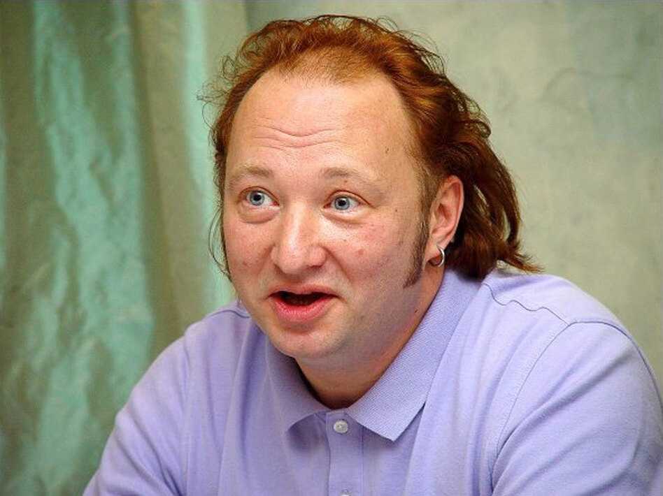 Как сейчас выглядит 60-летний юморист юрий гальцев, который живет на 2 семьи